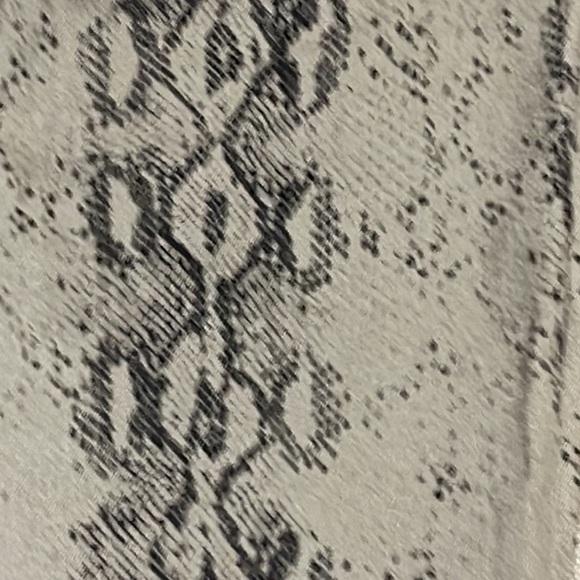 Easel Khaki Snakeskin Print Leggings - NWT - Picture 2 of 6